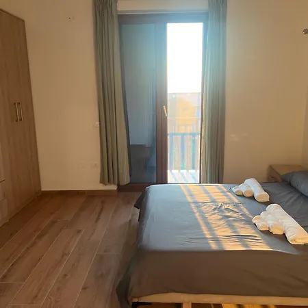 Shpija Zani I Nans Lägenhet Lezhë